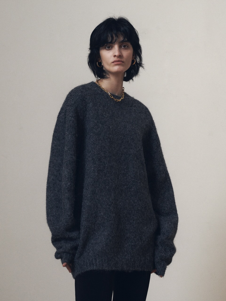 Lambs Wool Round Pullover (Charcoal)