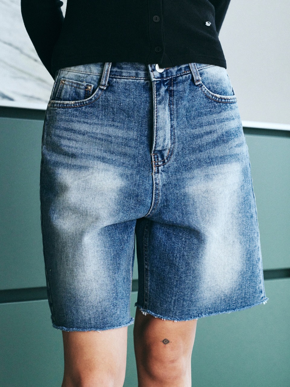 Low Cutting Vintage Half Denim Pants